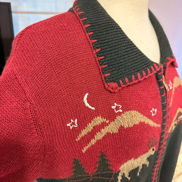 Lovely hand embroidered zip up sweater - Picture 5 of 7